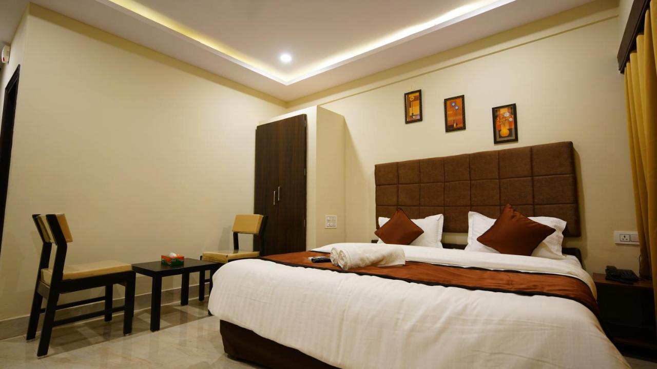 New Hotel Suhail Hyderabad Exterior foto
