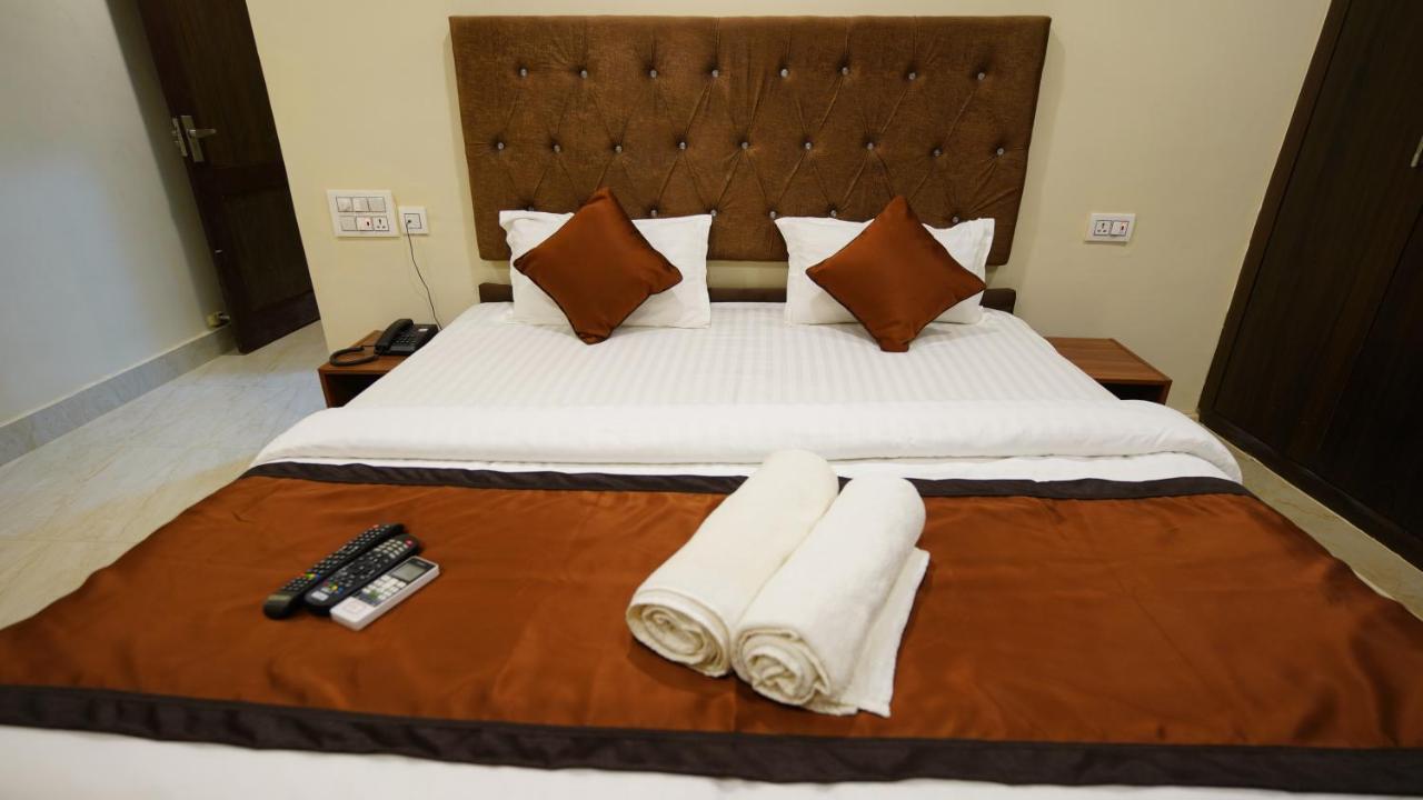 New Hotel Suhail Hyderabad Exterior foto