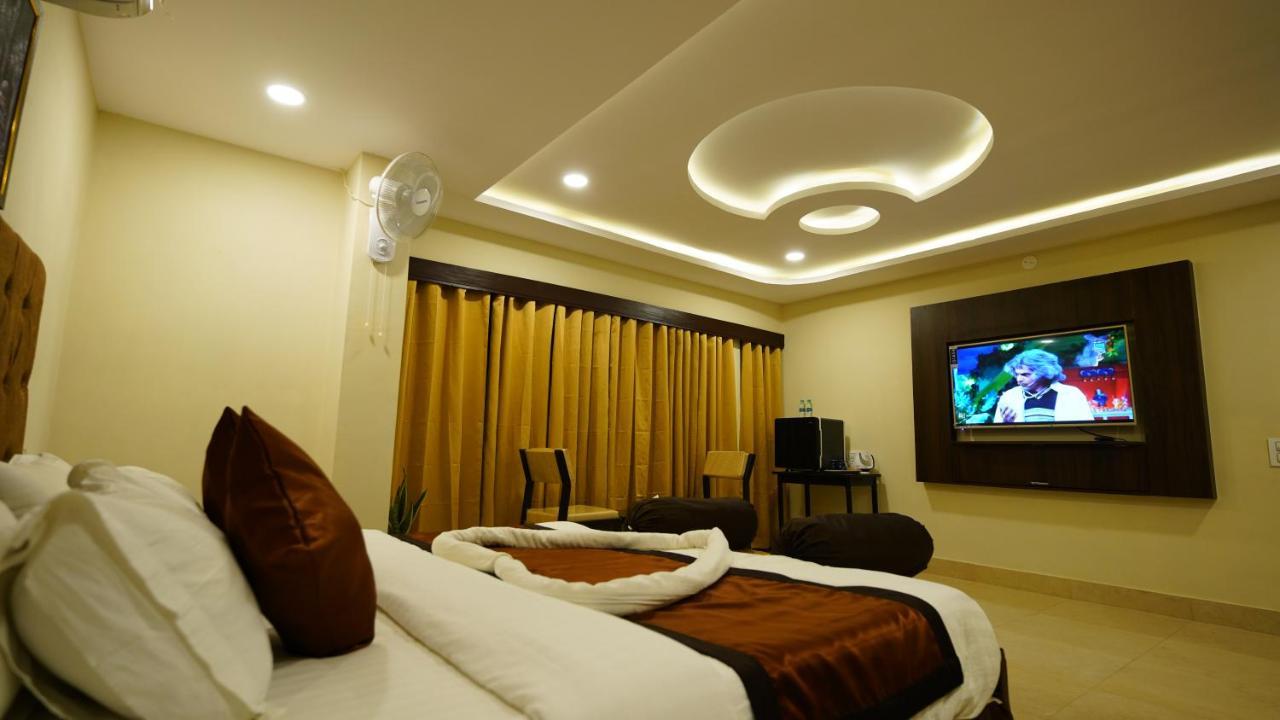 New Hotel Suhail Hyderabad Exterior foto