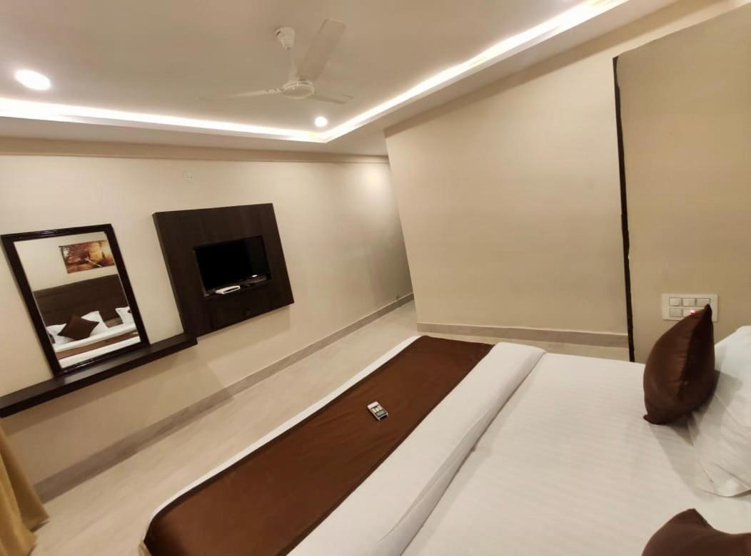 New Hotel Suhail Hyderabad Exterior foto